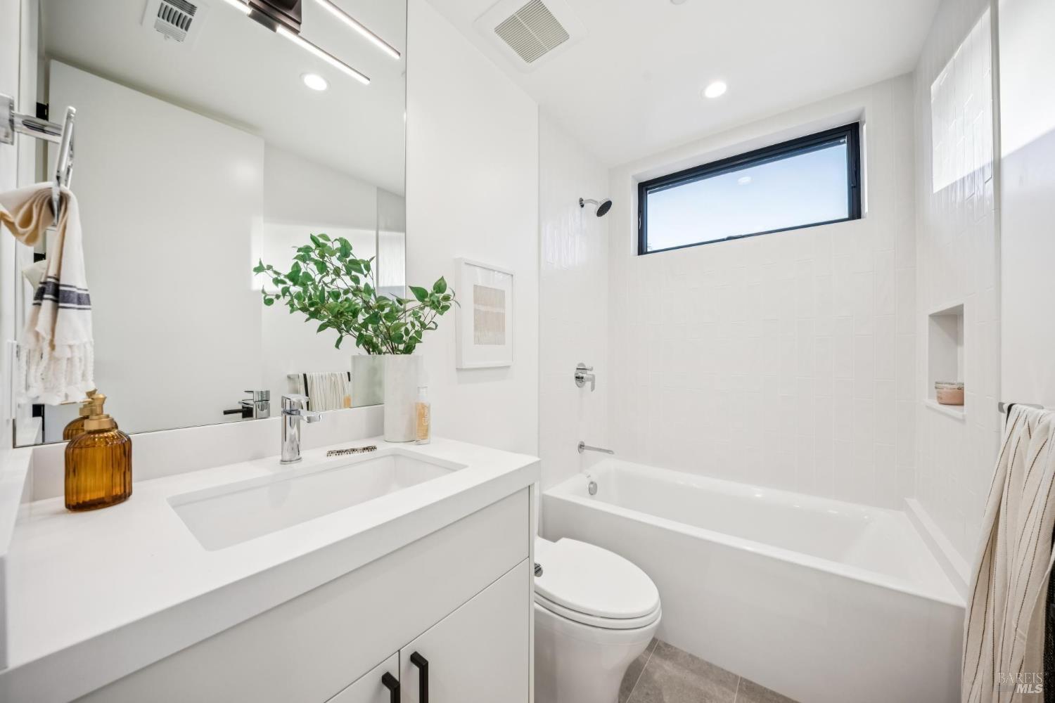 Detail Gallery Image 57 of 76 For 33 Fawn Dr, San Anselmo,  CA 94960 - 5 Beds | 4/1 Baths