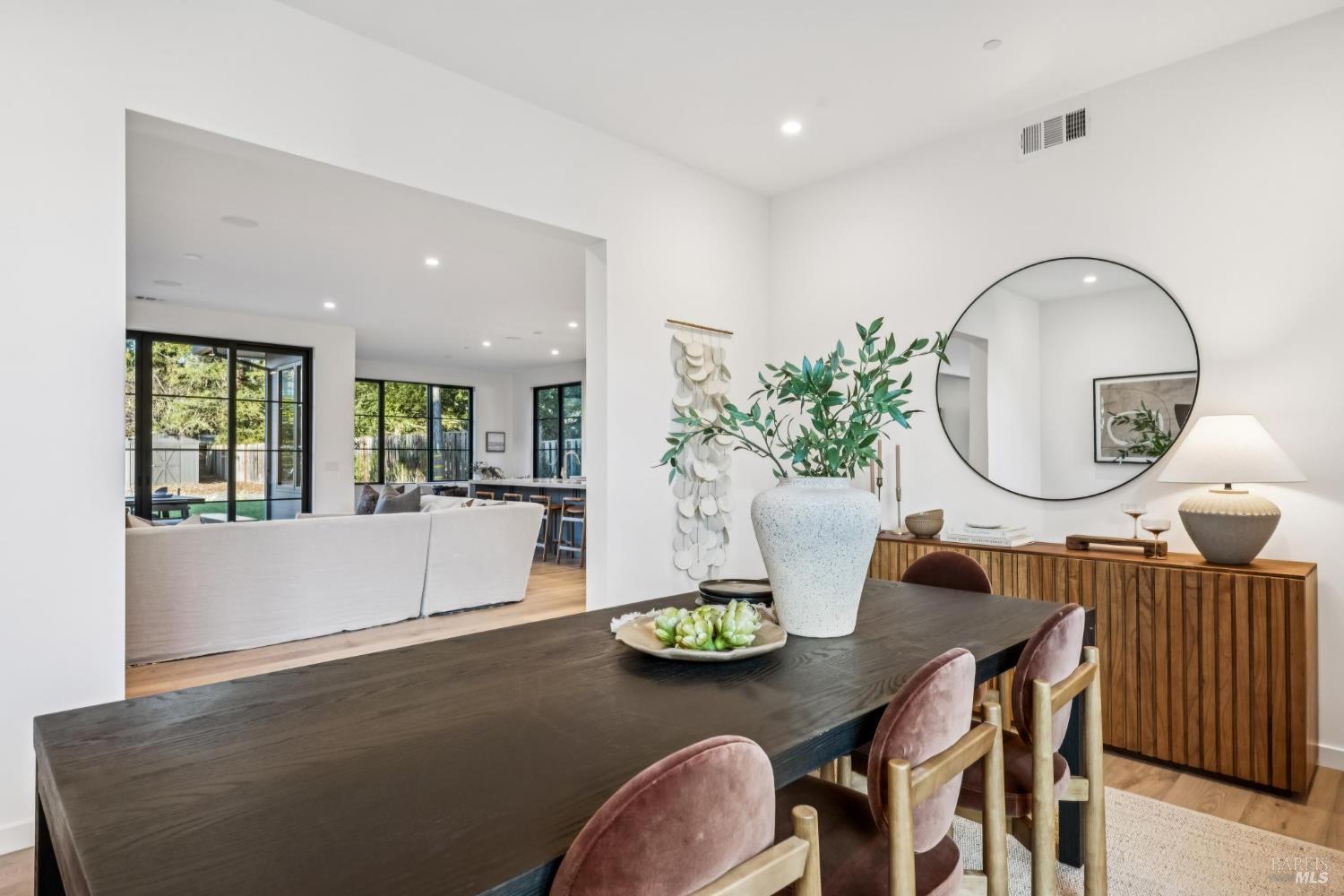 Detail Gallery Image 30 of 76 For 33 Fawn Dr, San Anselmo,  CA 94960 - 5 Beds | 4/1 Baths