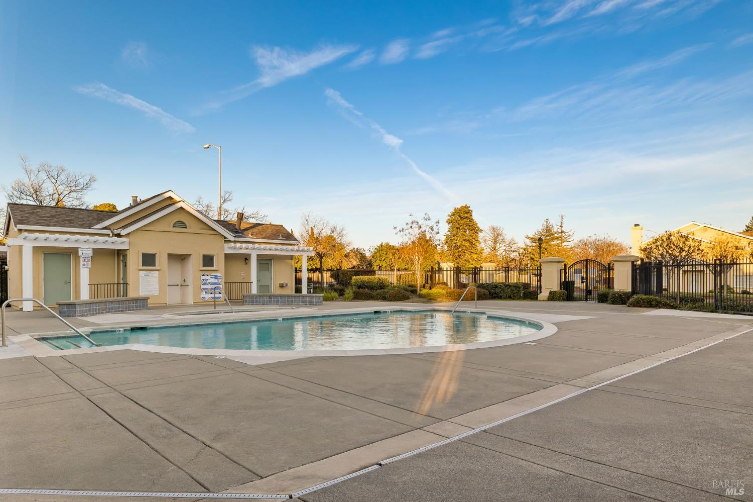 Detail Gallery Image 44 of 45 For 160 Sutherlin Ln, Fairfield,  CA 94534 - 2 Beds | 2/1 Baths