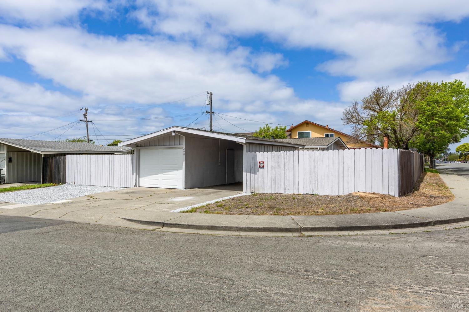 Detail Gallery Image 33 of 41 For 240 Rinaldo Dr, Vallejo,  CA 94589 - 3 Beds | 1 Baths