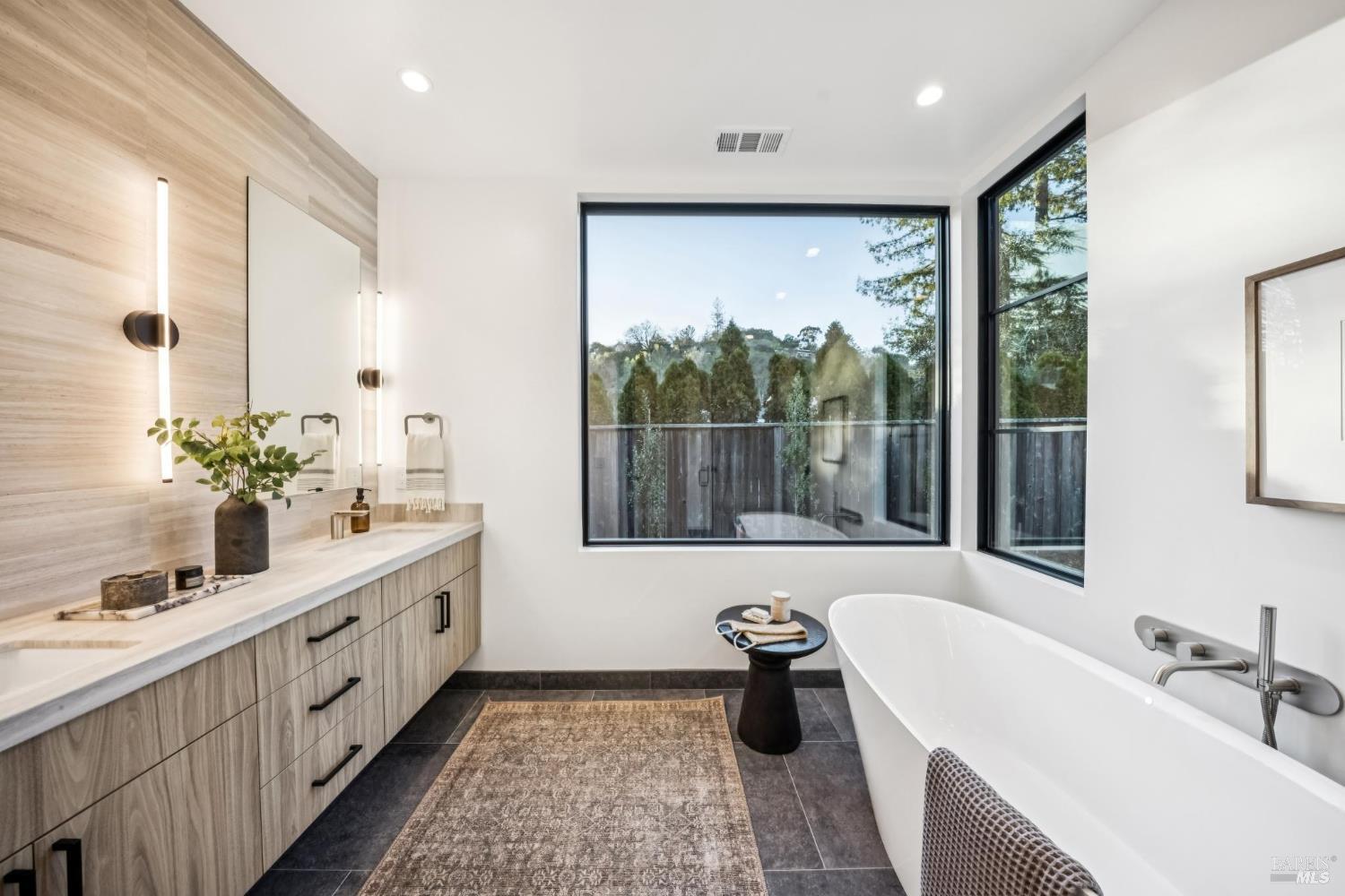 Detail Gallery Image 40 of 76 For 33 Fawn Dr, San Anselmo,  CA 94960 - 5 Beds | 4/1 Baths