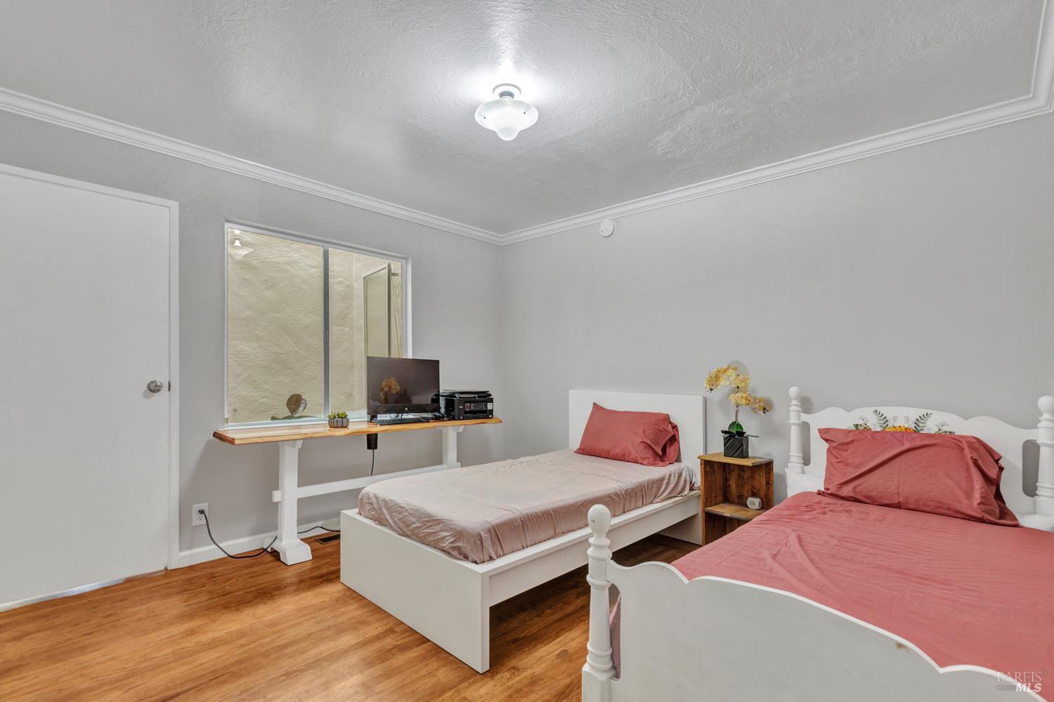 Detail Gallery Image 10 of 37 For 1260 Meadow Ln, Concord,  CA 94520 - 4 Beds | 3 Baths