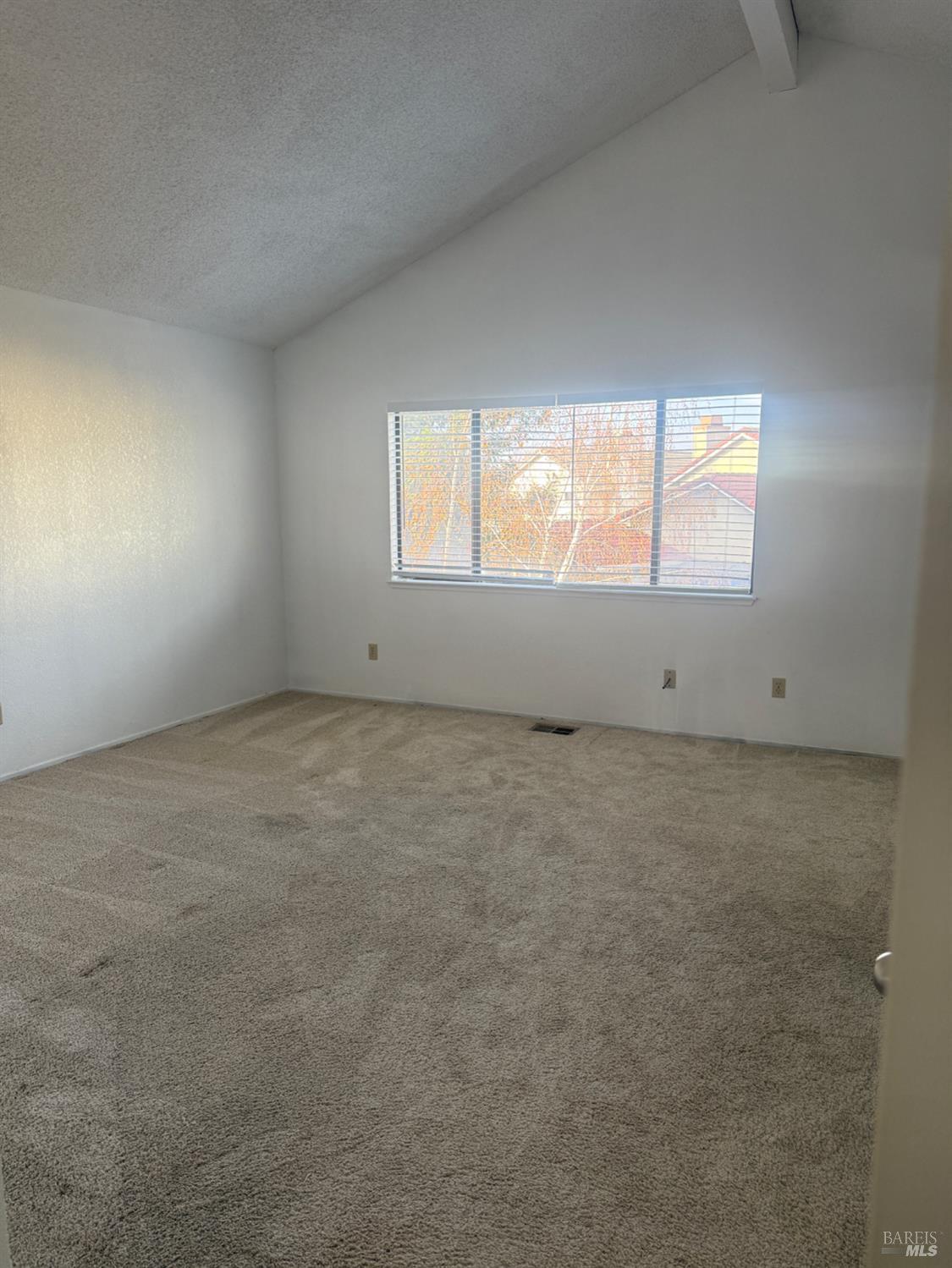 Detail Gallery Image 10 of 15 For 290 Kent Pl, American Canyon,  CA 94503 - 4 Beds | 2/1 Baths