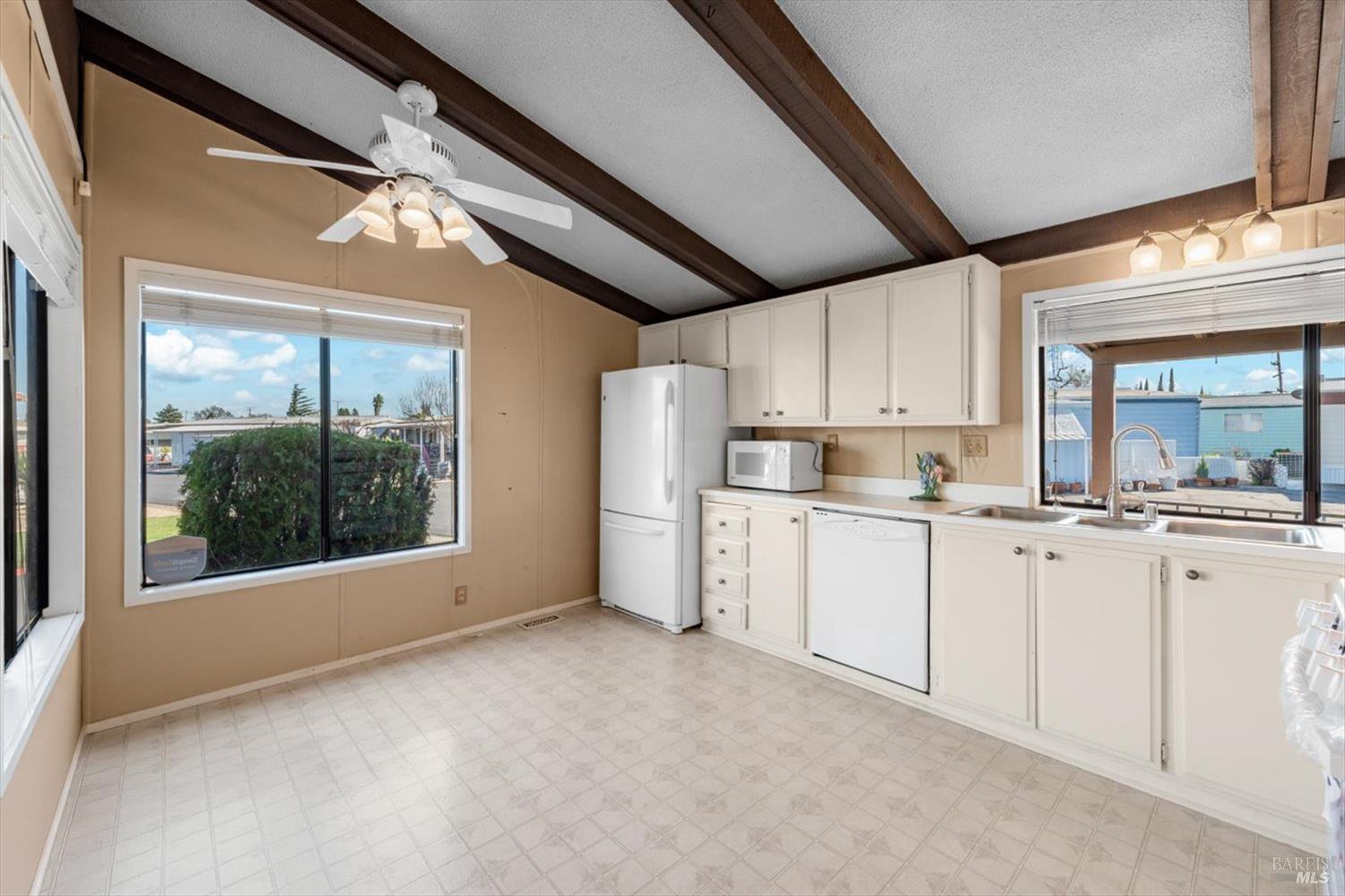 Detail Gallery Image 12 of 30 For 76 Lemon Tree Cir, Vacaville,  CA 95687 - 2 Beds | 2 Baths