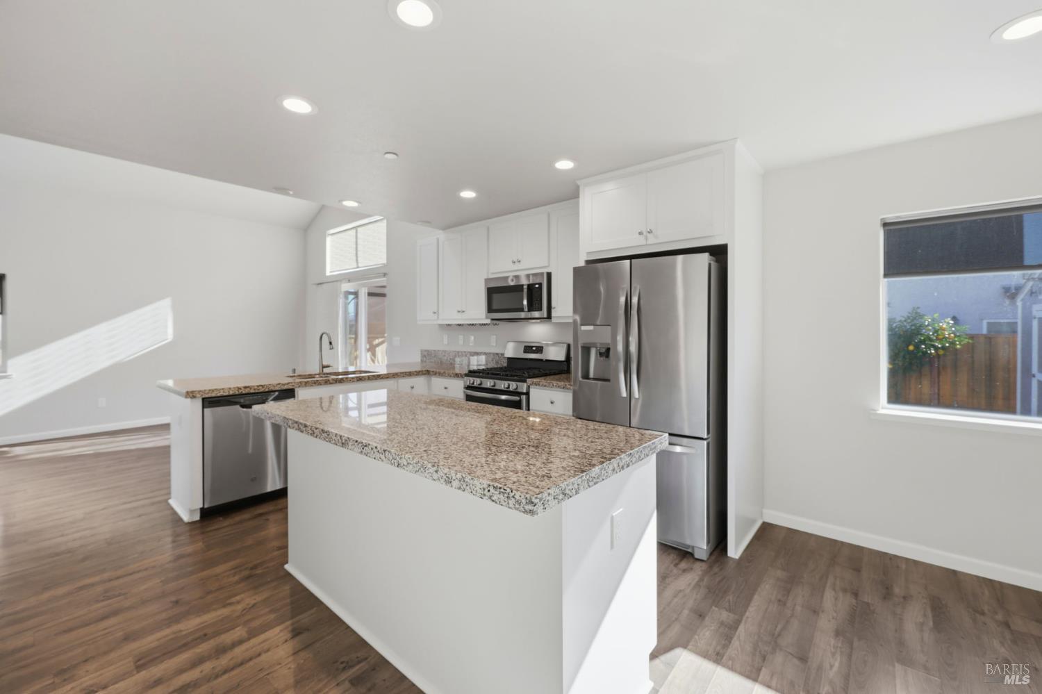 Detail Gallery Image 15 of 52 For 3505 Barnes Rd, Santa Rosa,  CA 95403 - 3 Beds | 2/1 Baths