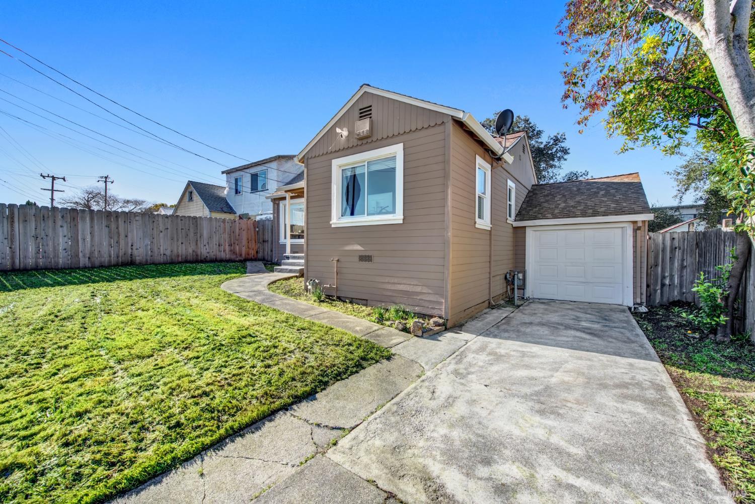 Detail Gallery Image 6 of 48 For 91 14th St, Vallejo,  CA 94590 - 2 Beds | 1 Baths