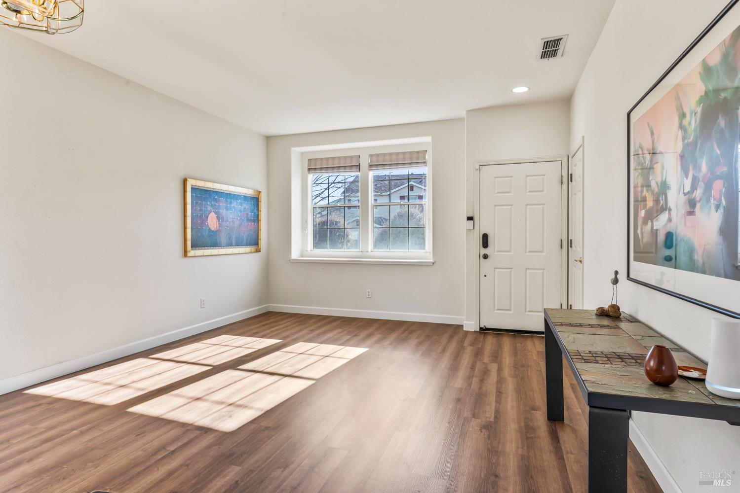 Detail Gallery Image 13 of 49 For 4134 Penny Ln, Vallejo,  CA 94591 - 3 Beds | 2/1 Baths