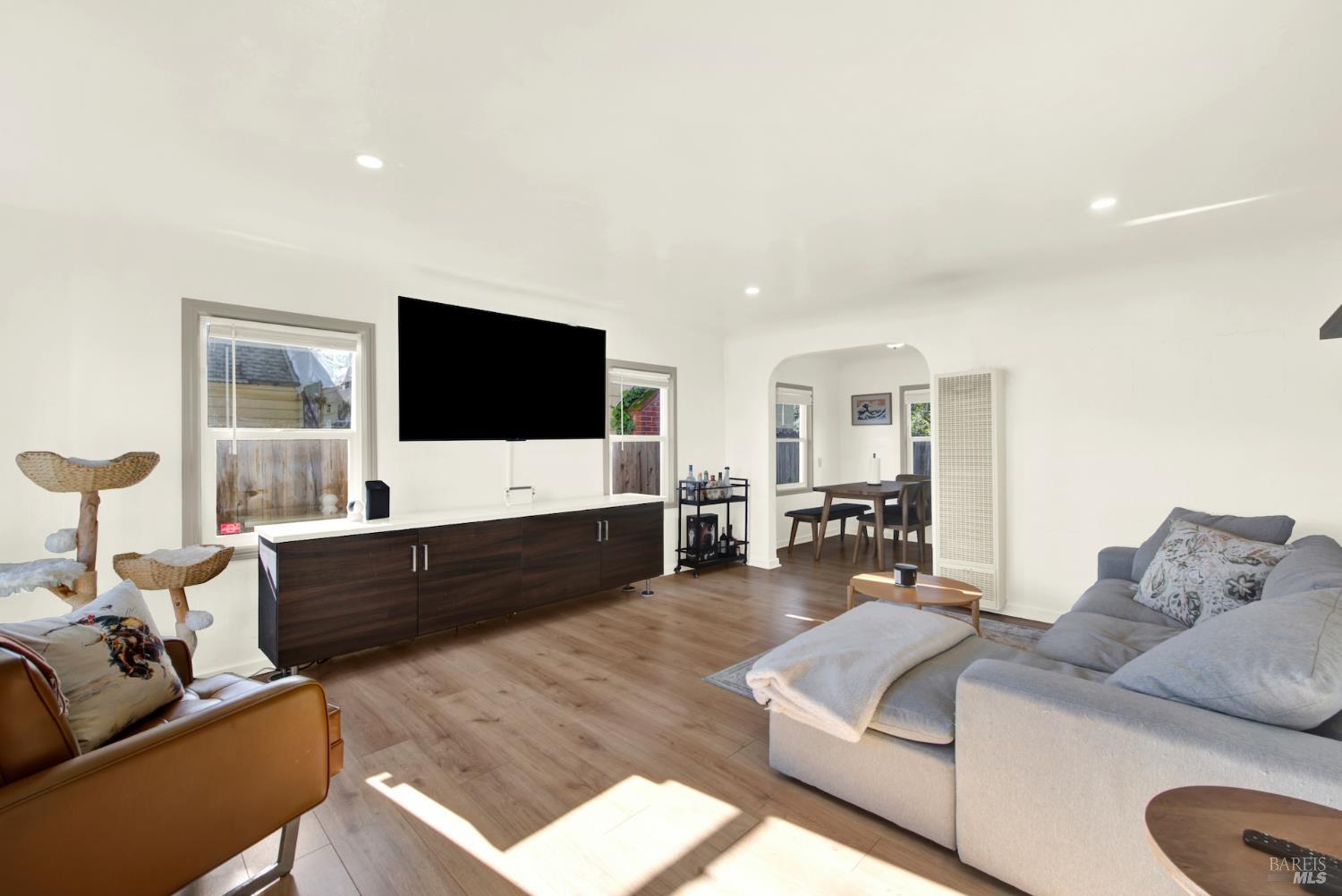 Detail Gallery Image 8 of 48 For 91 14th St, Vallejo,  CA 94590 - 2 Beds | 1 Baths