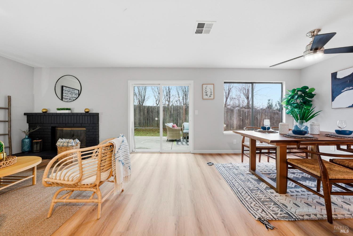 Detail Gallery Image 15 of 89 For 1129 Scott St, Fairfield,  CA 94533 - 4 Beds | 2/1 Baths