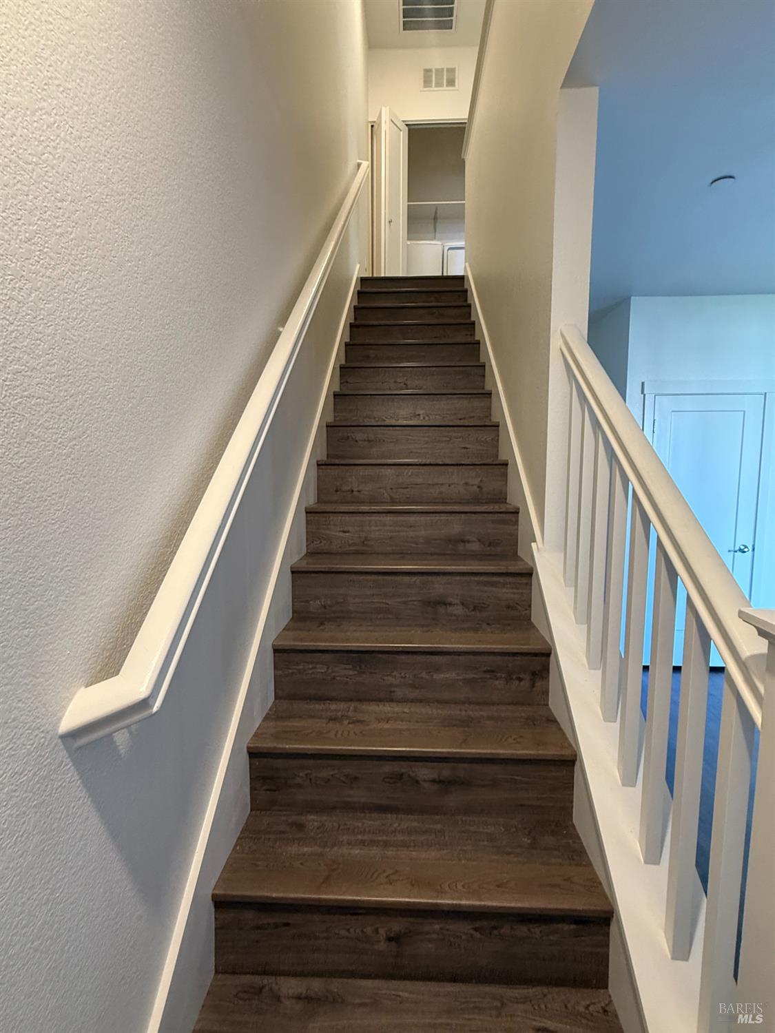 Detail Gallery Image 9 of 21 For 524 Blythewood Pl, Santa Rosa,  CA 95407 - 4 Beds | 2/1 Baths