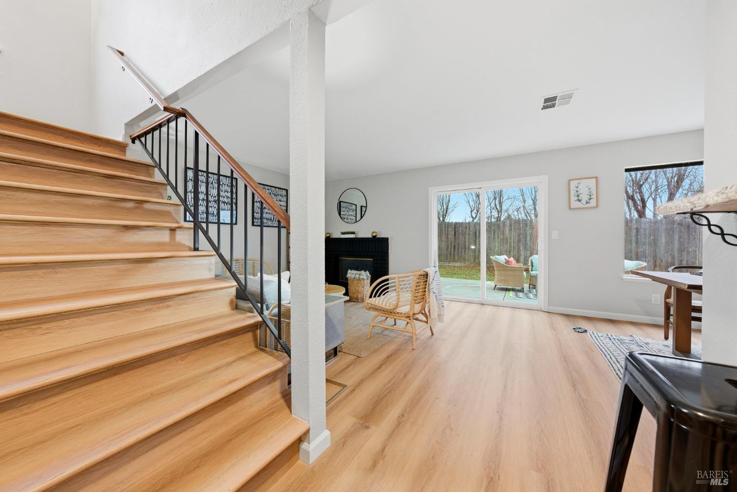 Detail Gallery Image 14 of 89 For 1129 Scott St, Fairfield,  CA 94533 - 4 Beds | 2/1 Baths