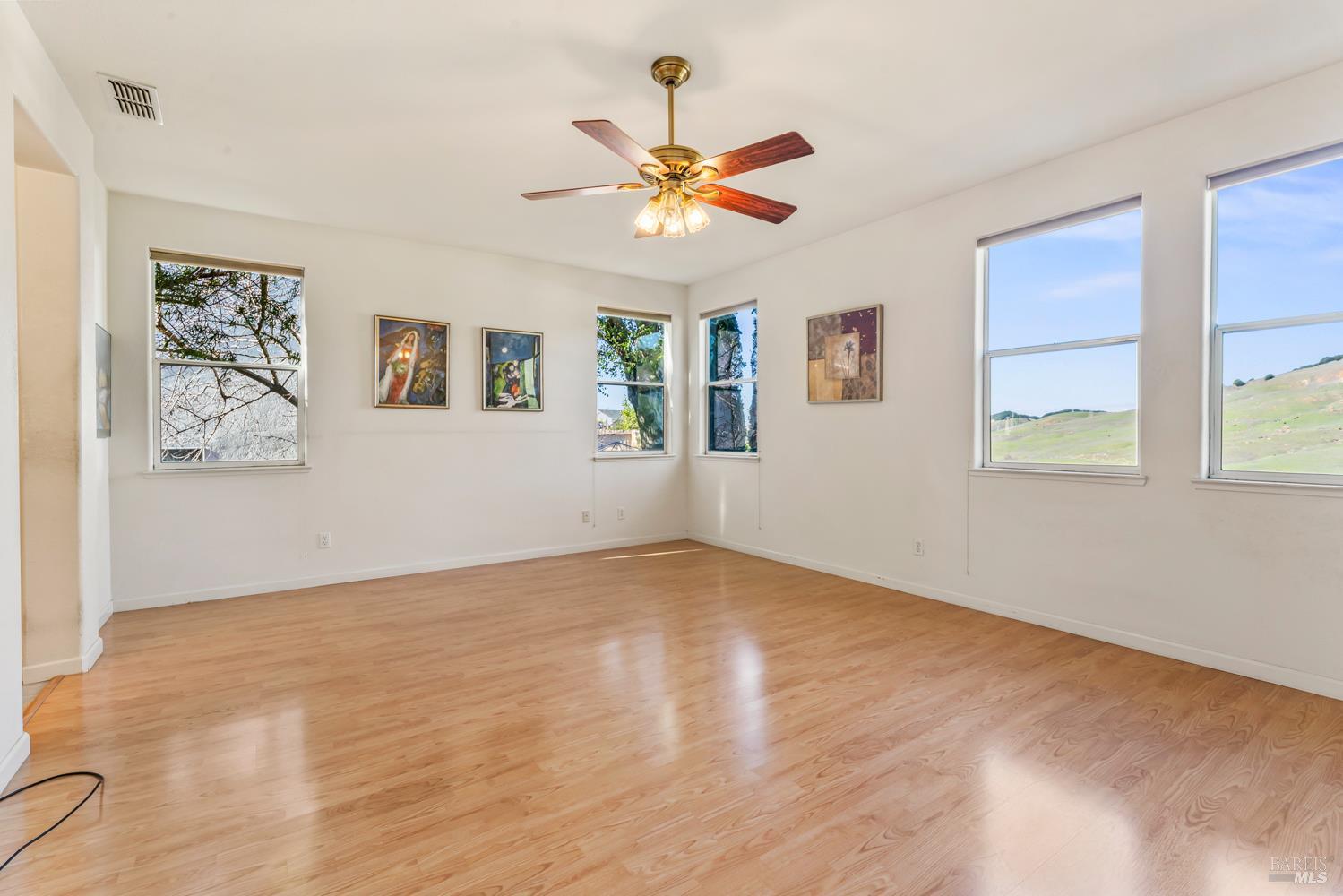 Detail Gallery Image 24 of 49 For 4134 Penny Ln, Vallejo,  CA 94591 - 3 Beds | 2/1 Baths