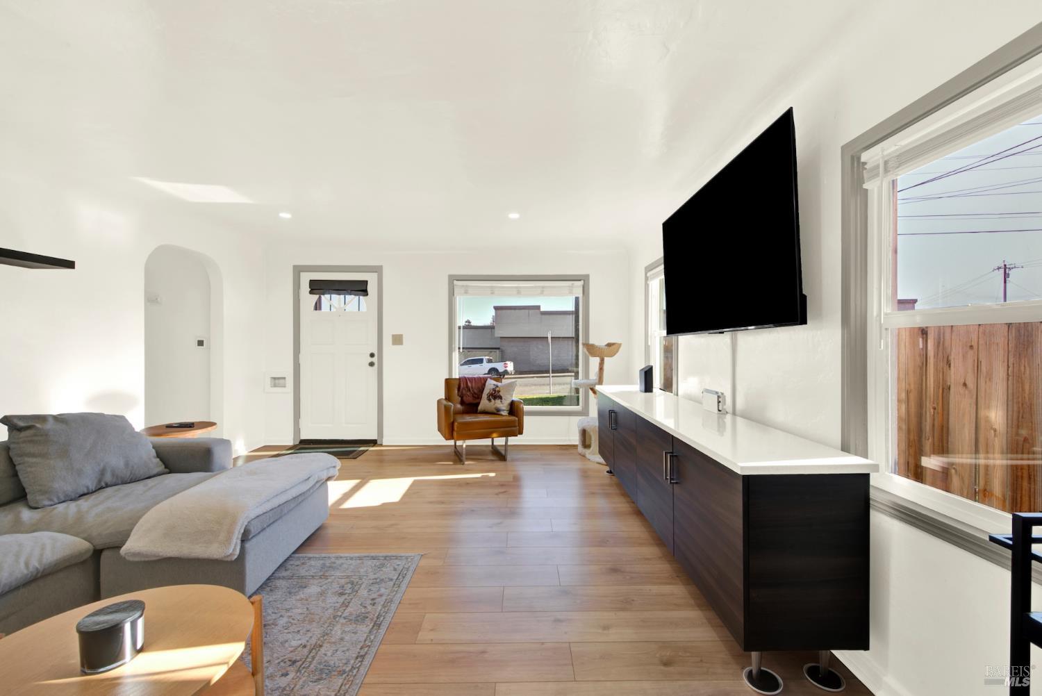 Detail Gallery Image 11 of 48 For 91 14th St, Vallejo,  CA 94590 - 2 Beds | 1 Baths