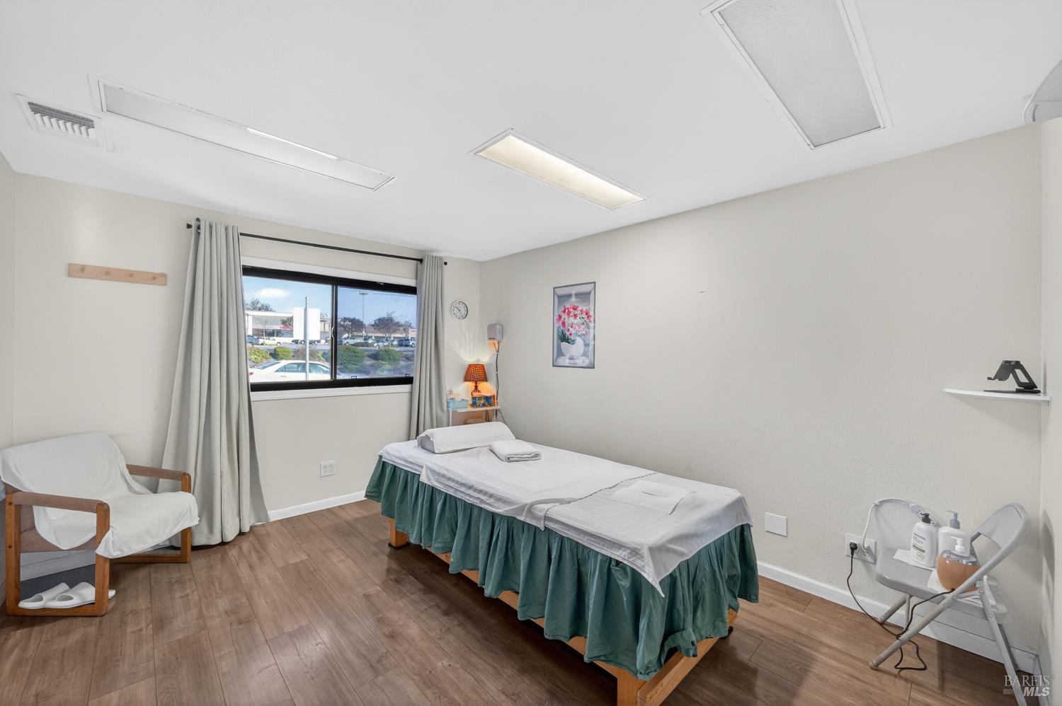 Detail Gallery Image 13 of 31 For 800 E Monte Vista Ave, Vacaville,  CA 95688 - – Beds | – Baths