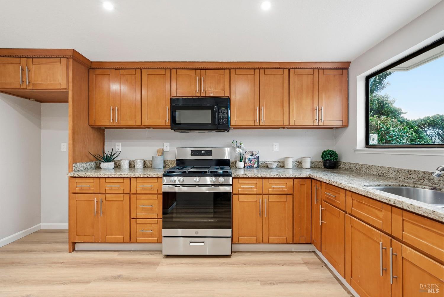 Detail Gallery Image 33 of 89 For 1129 Scott St, Fairfield,  CA 94533 - 4 Beds | 2/1 Baths