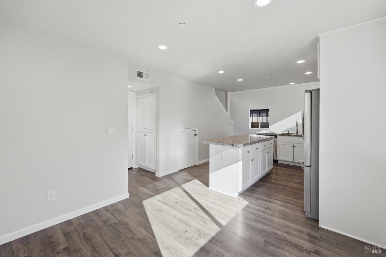 Detail Gallery Image 18 of 52 For 3505 Barnes Rd, Santa Rosa,  CA 95403 - 3 Beds | 2/1 Baths