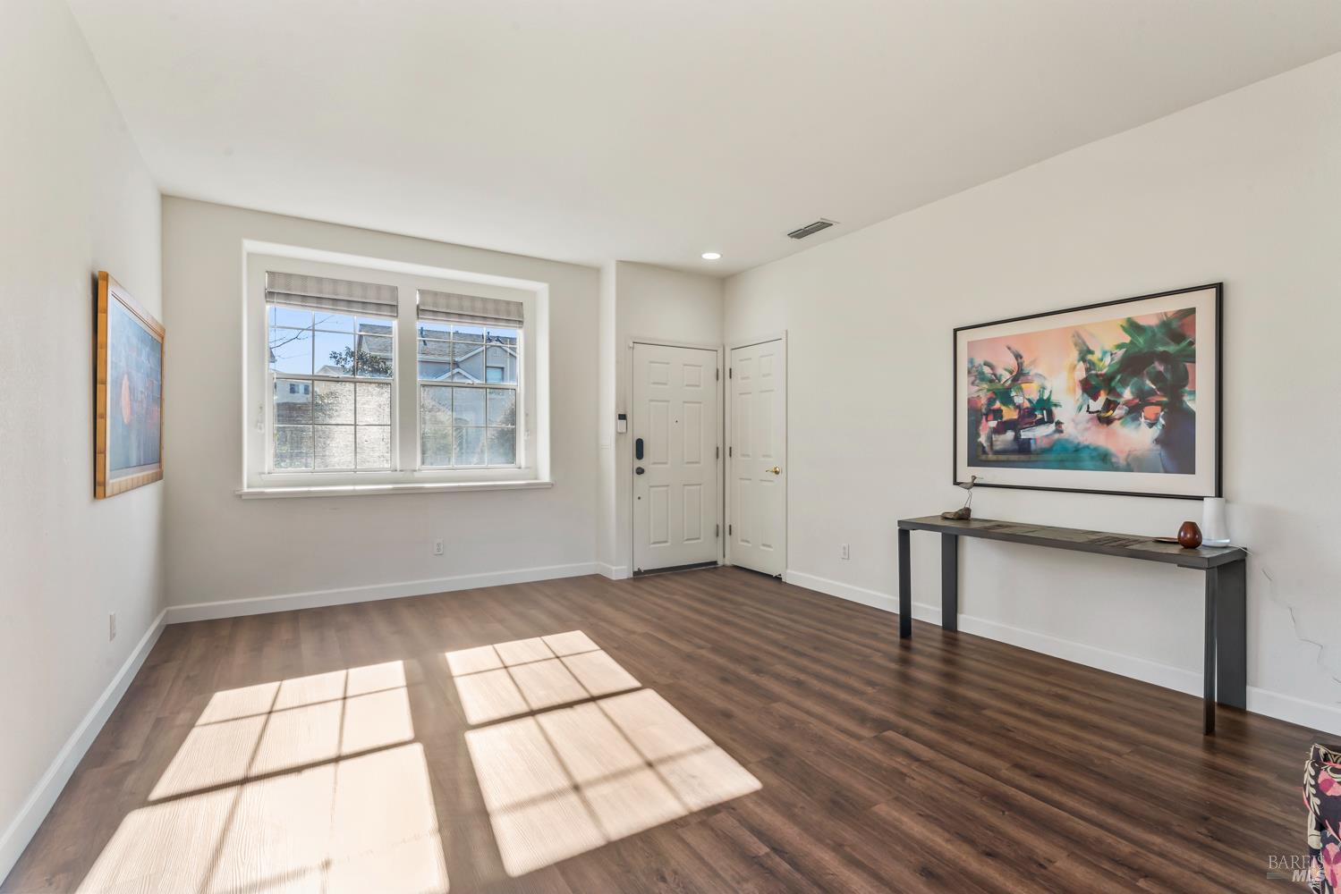 Detail Gallery Image 9 of 49 For 4134 Penny Ln, Vallejo,  CA 94591 - 3 Beds | 2/1 Baths