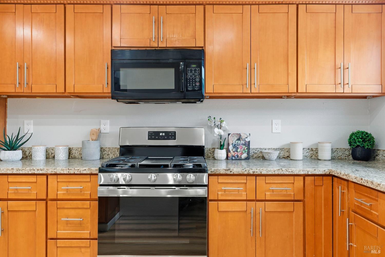 Detail Gallery Image 34 of 89 For 1129 Scott St, Fairfield,  CA 94533 - 4 Beds | 2/1 Baths