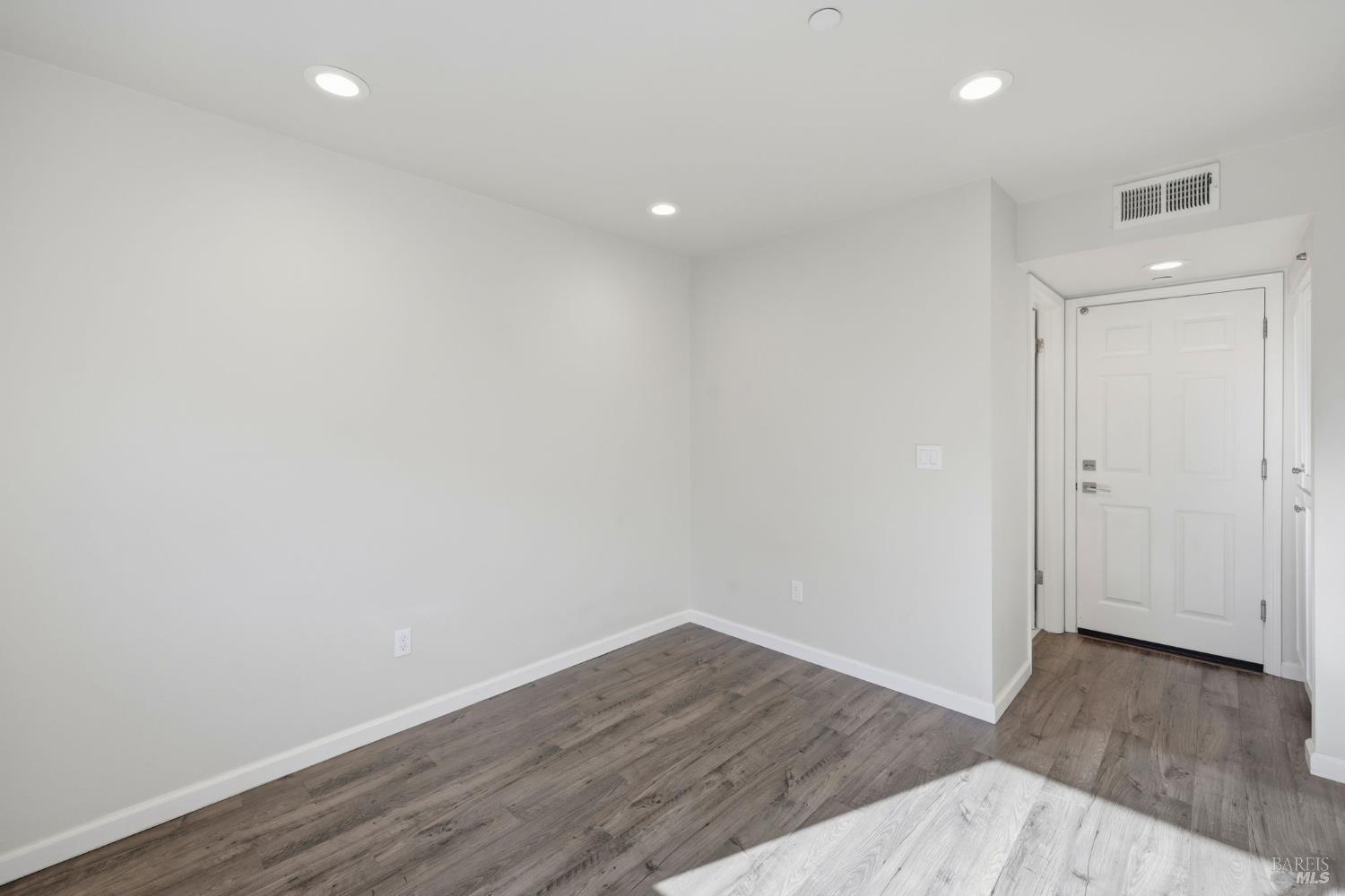 Detail Gallery Image 20 of 52 For 3505 Barnes Rd, Santa Rosa,  CA 95403 - 3 Beds | 2/1 Baths