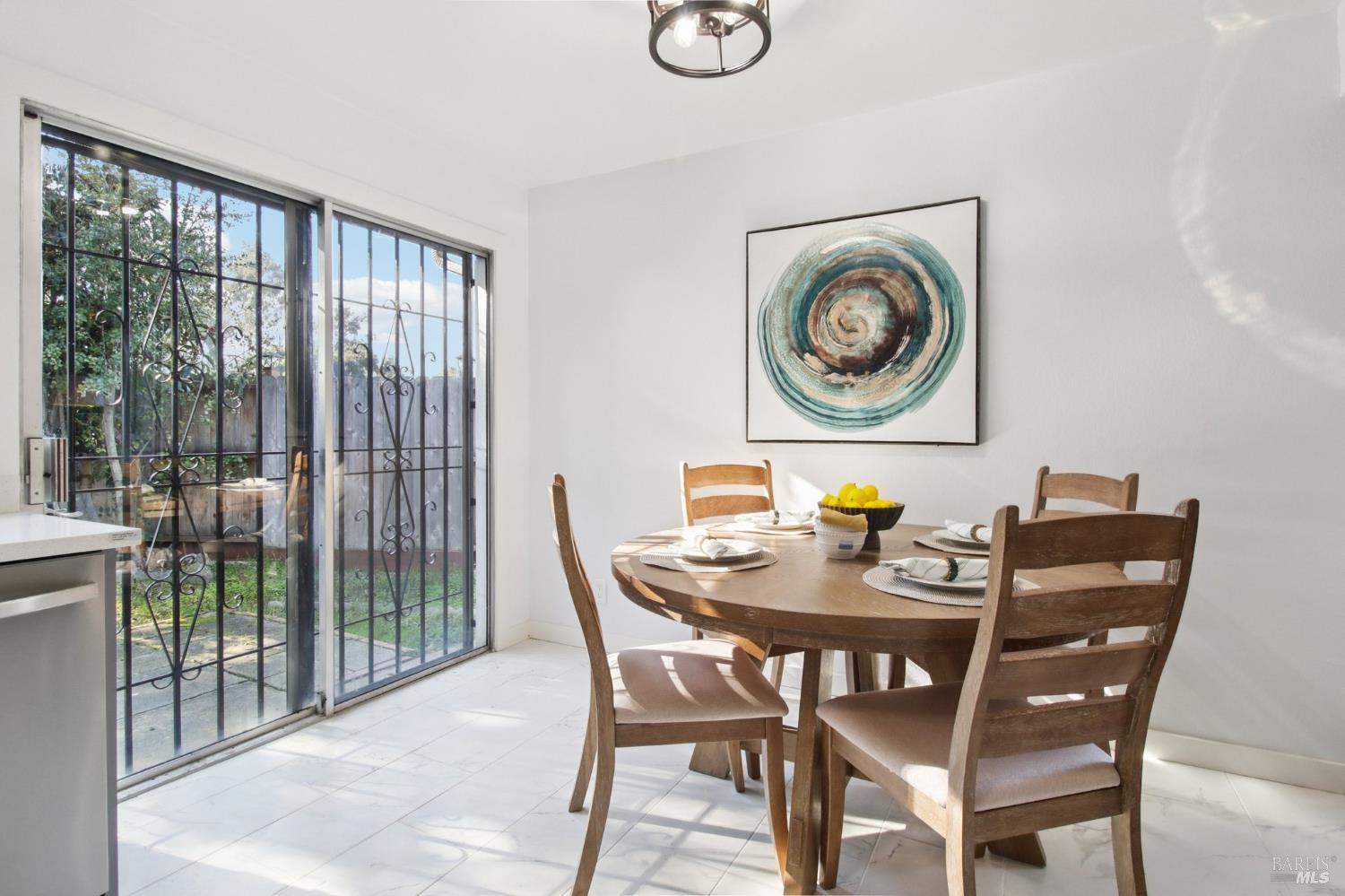 Detail Gallery Image 9 of 48 For 109 Birch St St, Vallejo,  CA 94589 - 2 Beds | 2 Baths