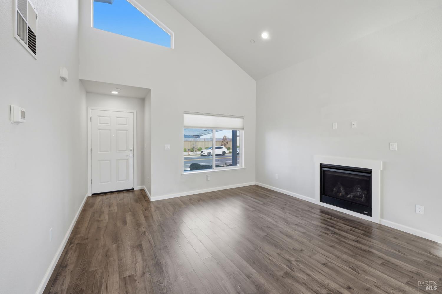 Detail Gallery Image 9 of 52 For 3505 Barnes Rd, Santa Rosa,  CA 95403 - 3 Beds | 2/1 Baths