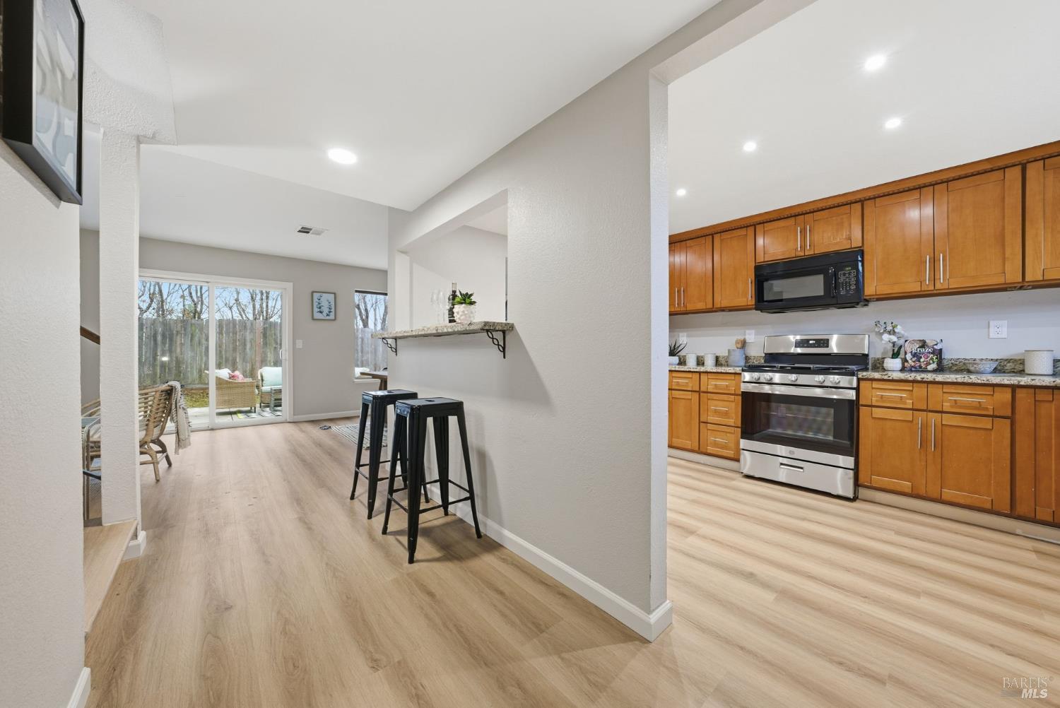 Detail Gallery Image 5 of 89 For 1129 Scott St, Fairfield,  CA 94533 - 4 Beds | 2/1 Baths