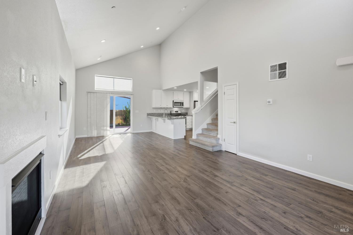 Detail Gallery Image 7 of 52 For 3505 Barnes Rd, Santa Rosa,  CA 95403 - 3 Beds | 2/1 Baths