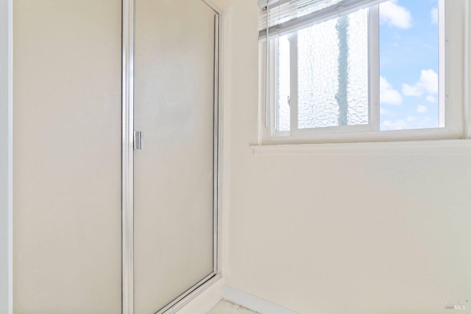 Detail Gallery Image 29 of 44 For 107 Lexington Dr, Vallejo,  CA 94591 - 3 Beds | 2/1 Baths