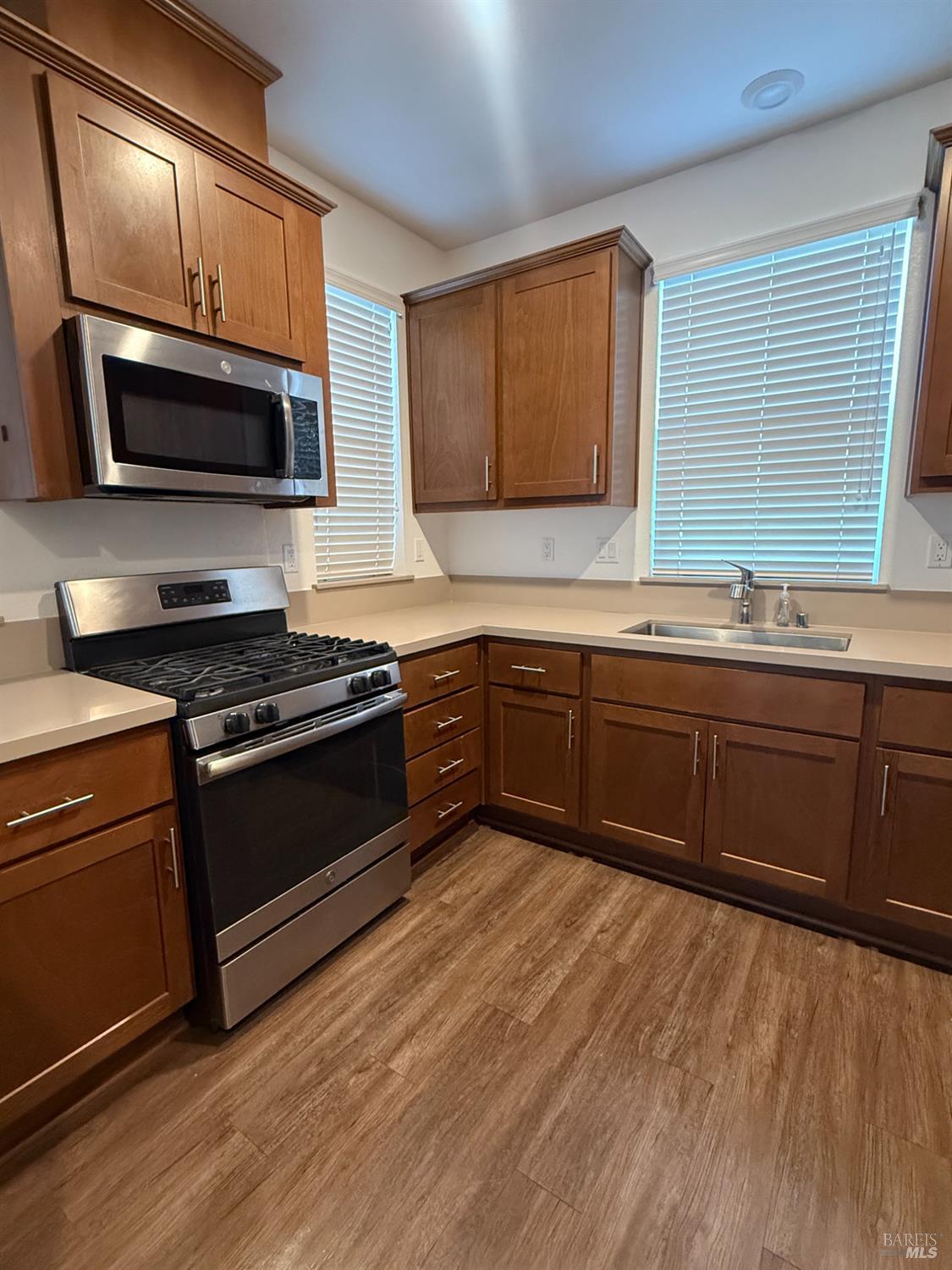 Detail Gallery Image 5 of 21 For 524 Blythewood Pl, Santa Rosa,  CA 95407 - 4 Beds | 2/1 Baths