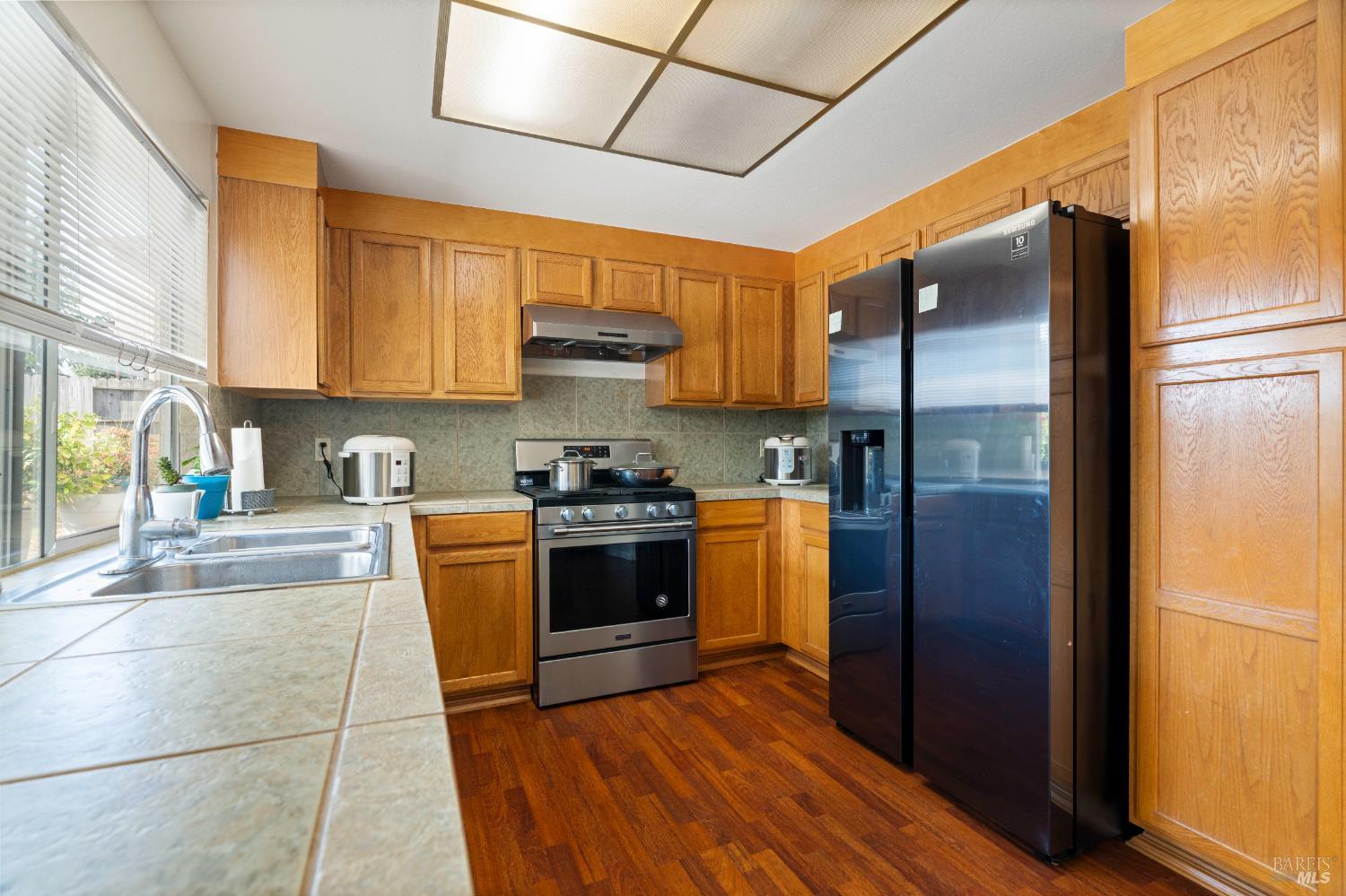 Detail Gallery Image 16 of 44 For 107 Lexington Dr, Vallejo,  CA 94591 - 3 Beds | 2/1 Baths