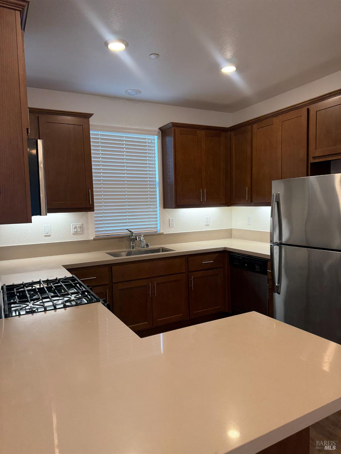 Detail Gallery Image 8 of 21 For 524 Blythewood Pl, Santa Rosa,  CA 95407 - 4 Beds | 2/1 Baths