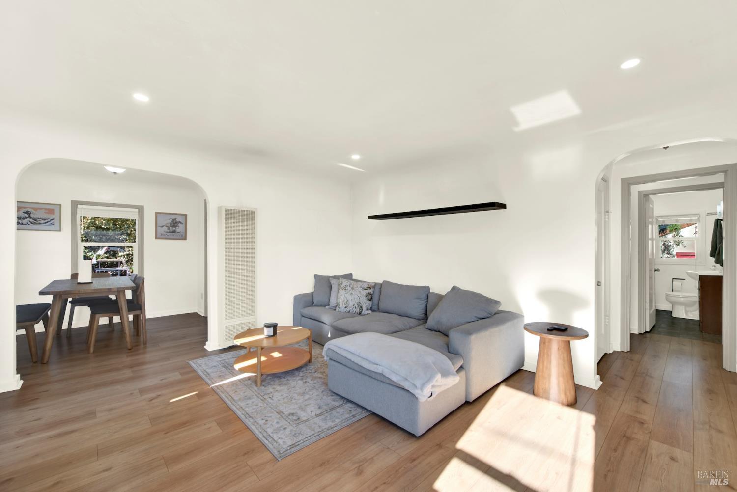 Detail Gallery Image 9 of 48 For 91 14th St, Vallejo,  CA 94590 - 2 Beds | 1 Baths