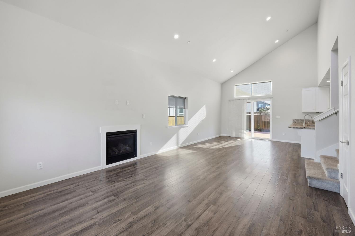 Detail Gallery Image 6 of 52 For 3505 Barnes Rd, Santa Rosa,  CA 95403 - 3 Beds | 2/1 Baths