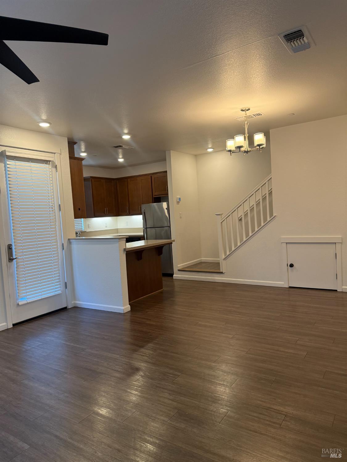 Detail Gallery Image 4 of 21 For 524 Blythewood Pl, Santa Rosa,  CA 95407 - 4 Beds | 2/1 Baths