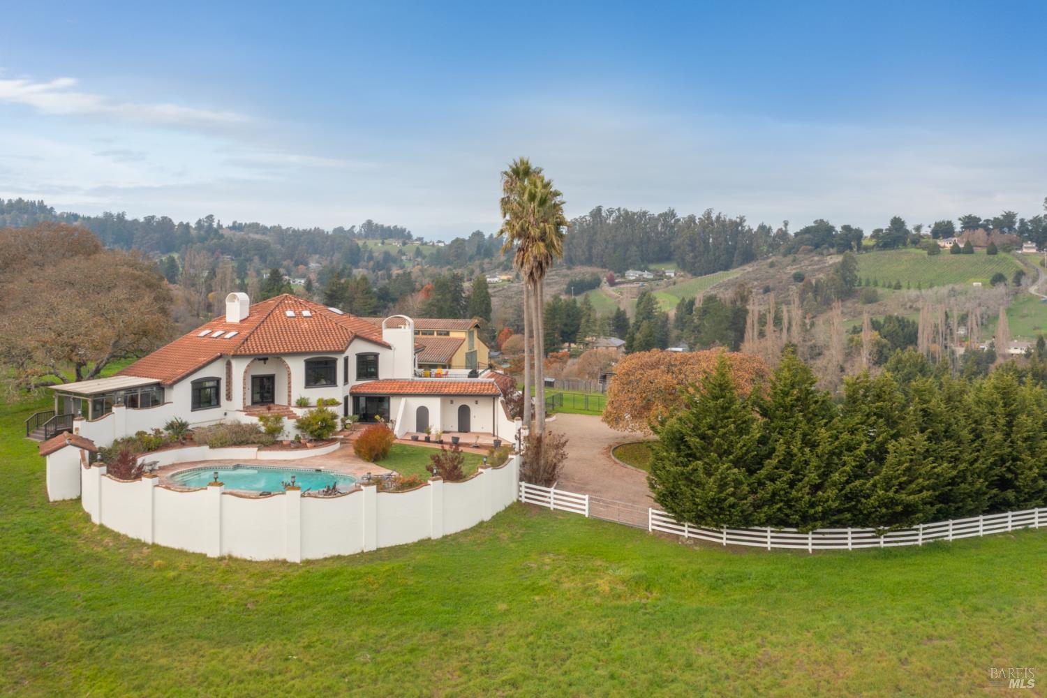 Detail Gallery Image 2 of 30 For 3336 Bloomfield Rd, Sebastopol,  CA 95472 - 4 Beds | 3/1 Baths