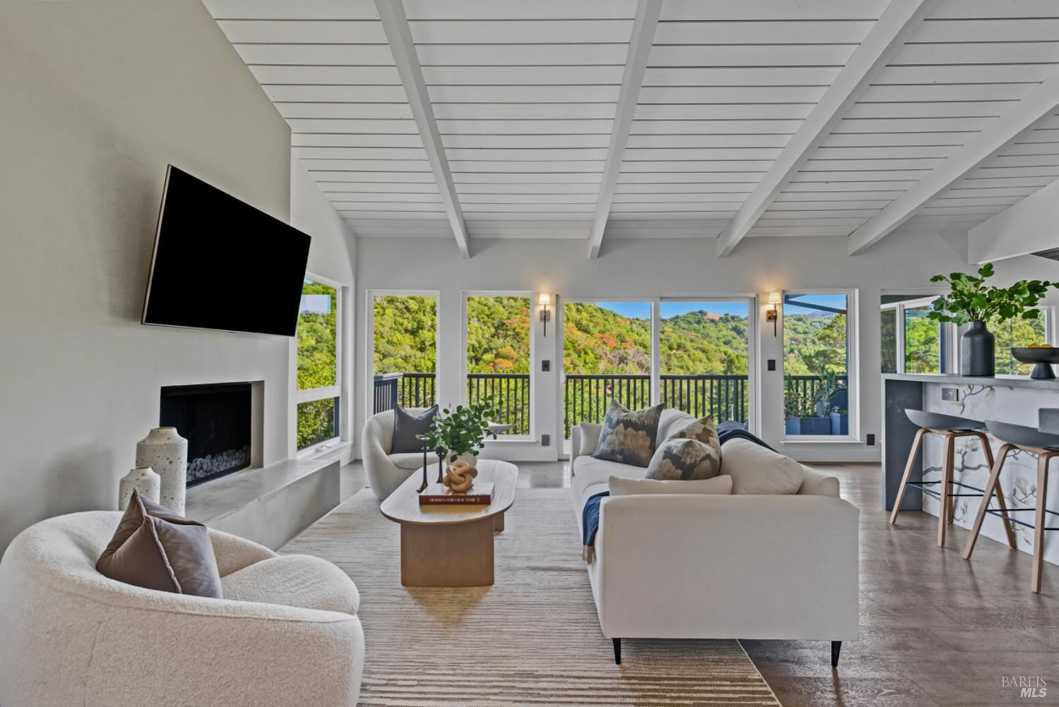 Detail Gallery Image 5 of 78 For 80 Pinto Ln, Novato,  CA 94947 - 4 Beds | 2/1 Baths