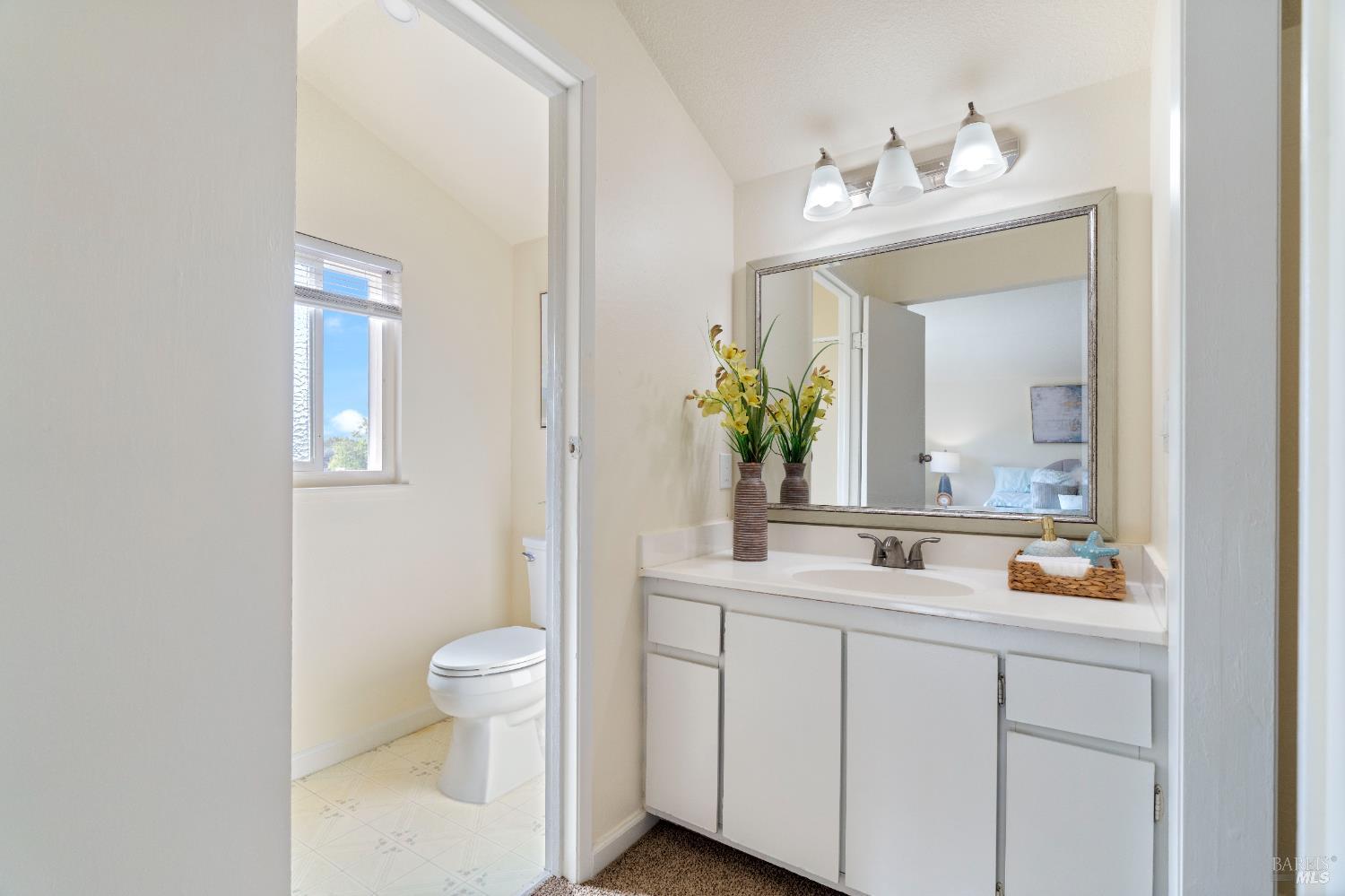 Detail Gallery Image 27 of 44 For 107 Lexington Dr, Vallejo,  CA 94591 - 3 Beds | 2/1 Baths