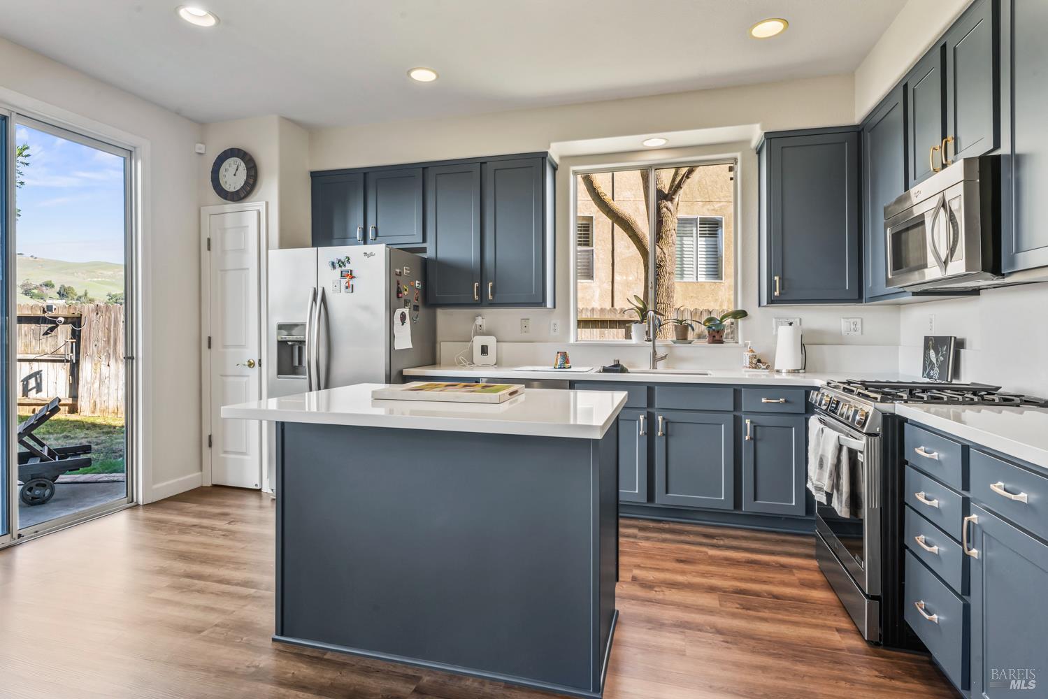 Detail Gallery Image 15 of 49 For 4134 Penny Ln, Vallejo,  CA 94591 - 3 Beds | 2/1 Baths