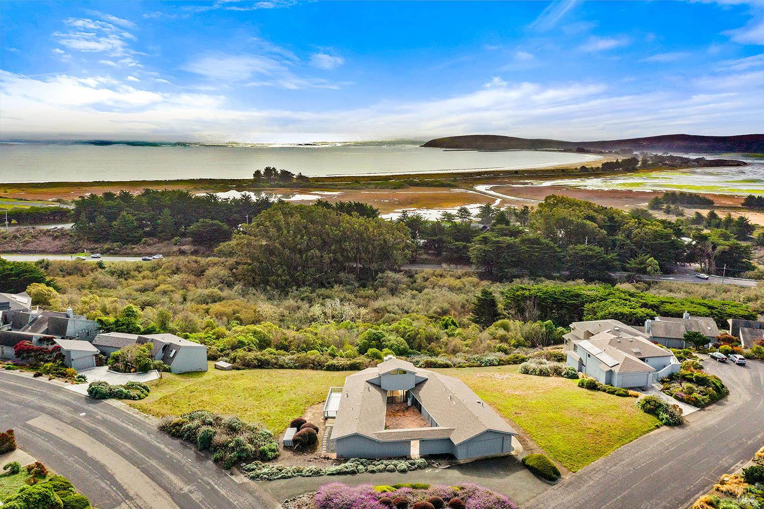 Detail Gallery Image 22 of 28 For 190 Starboard Ct, Bodega Bay,  CA 94923 - 3 Beds | 2 Baths