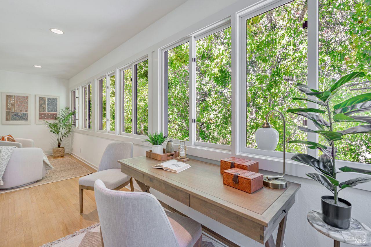 Detail Gallery Image 12 of 27 For 105 Bayview St, San Rafael,  CA 94901 - 3 Beds | 2 Baths