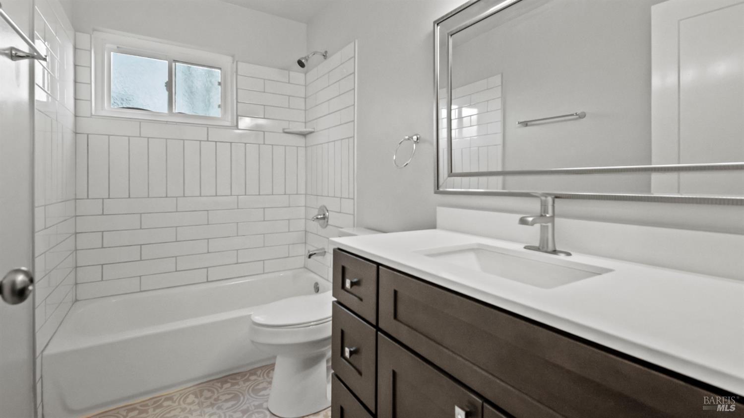 Detail Gallery Image 9 of 15 For 2611 Lilac St, Fairfield,  CA 94533 - 4 Beds | 2 Baths