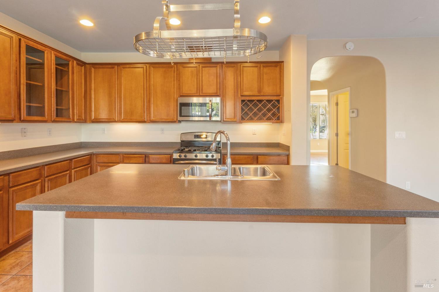 Detail Gallery Image 18 of 48 For 5018 Brown Ln, Fairfield,  CA 94533 - 3 Beds | 2/1 Baths