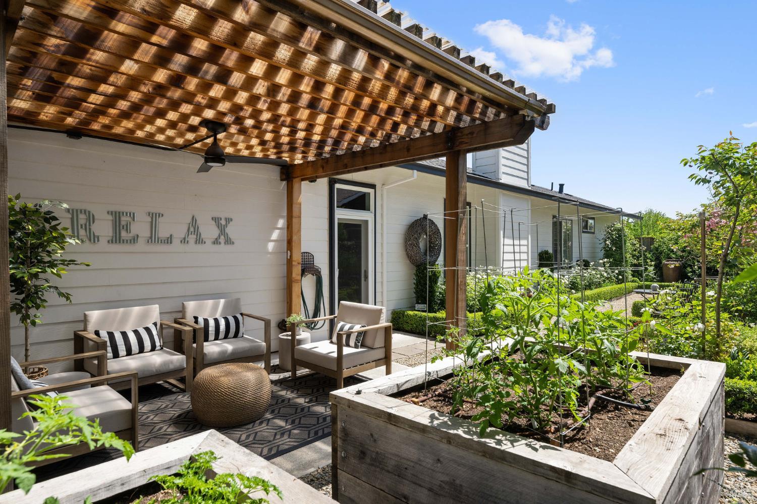 Detail Gallery Image 35 of 38 For 806 Chiles Ave, Saint Helena,  CA 94574 - 3 Beds | 2/1 Baths