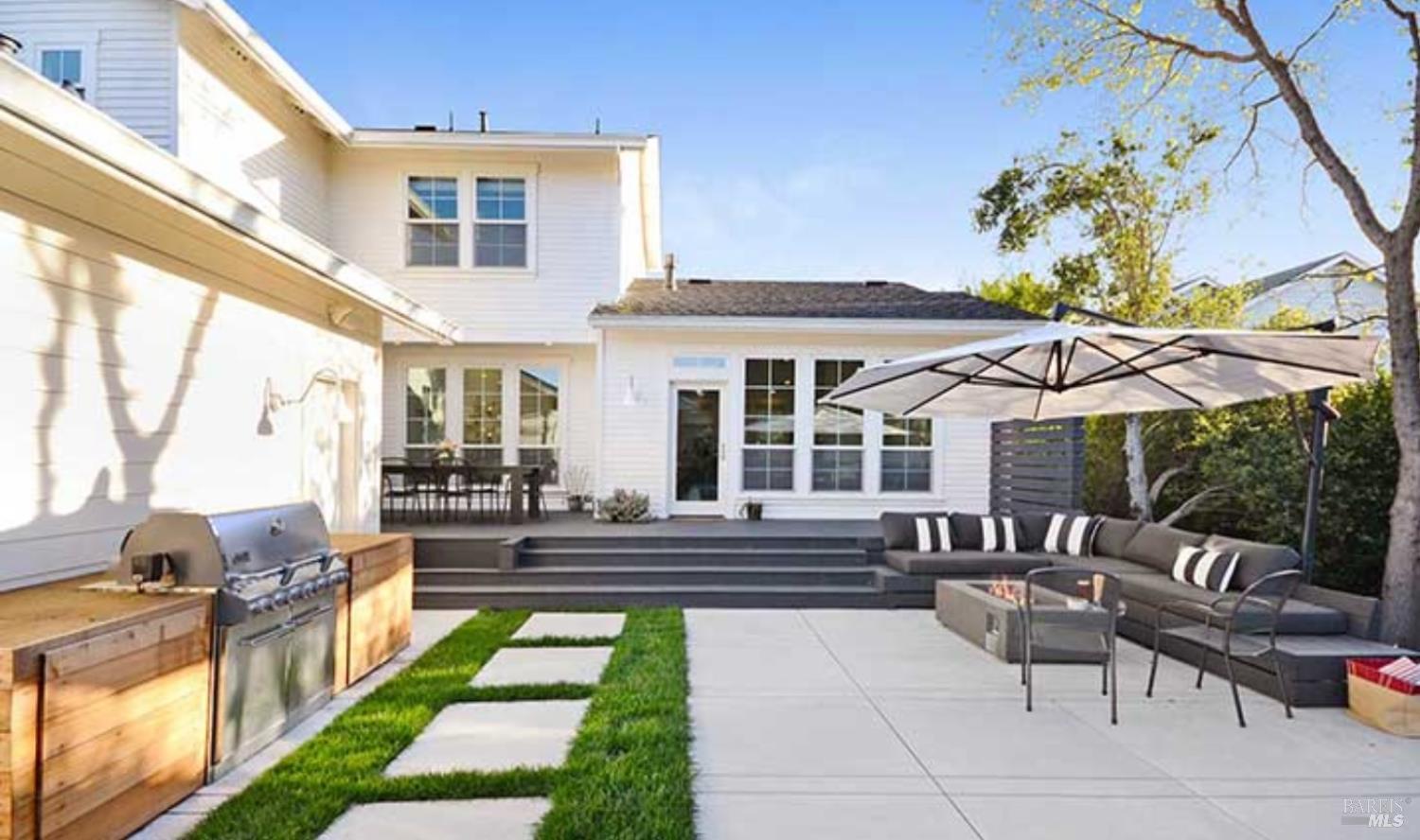 Detail Gallery Image 33 of 41 For 230 Newcomb St, Sonoma,  CA 95476 - 3 Beds | 3 Baths