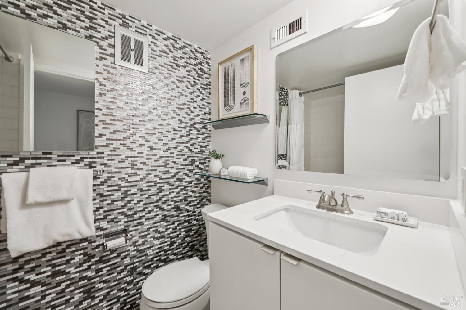 Detail Gallery Image 29 of 64 For 290 via Casitas Unkn #206,  Greenbrae,  CA 94904 - 3 Beds | 2 Baths