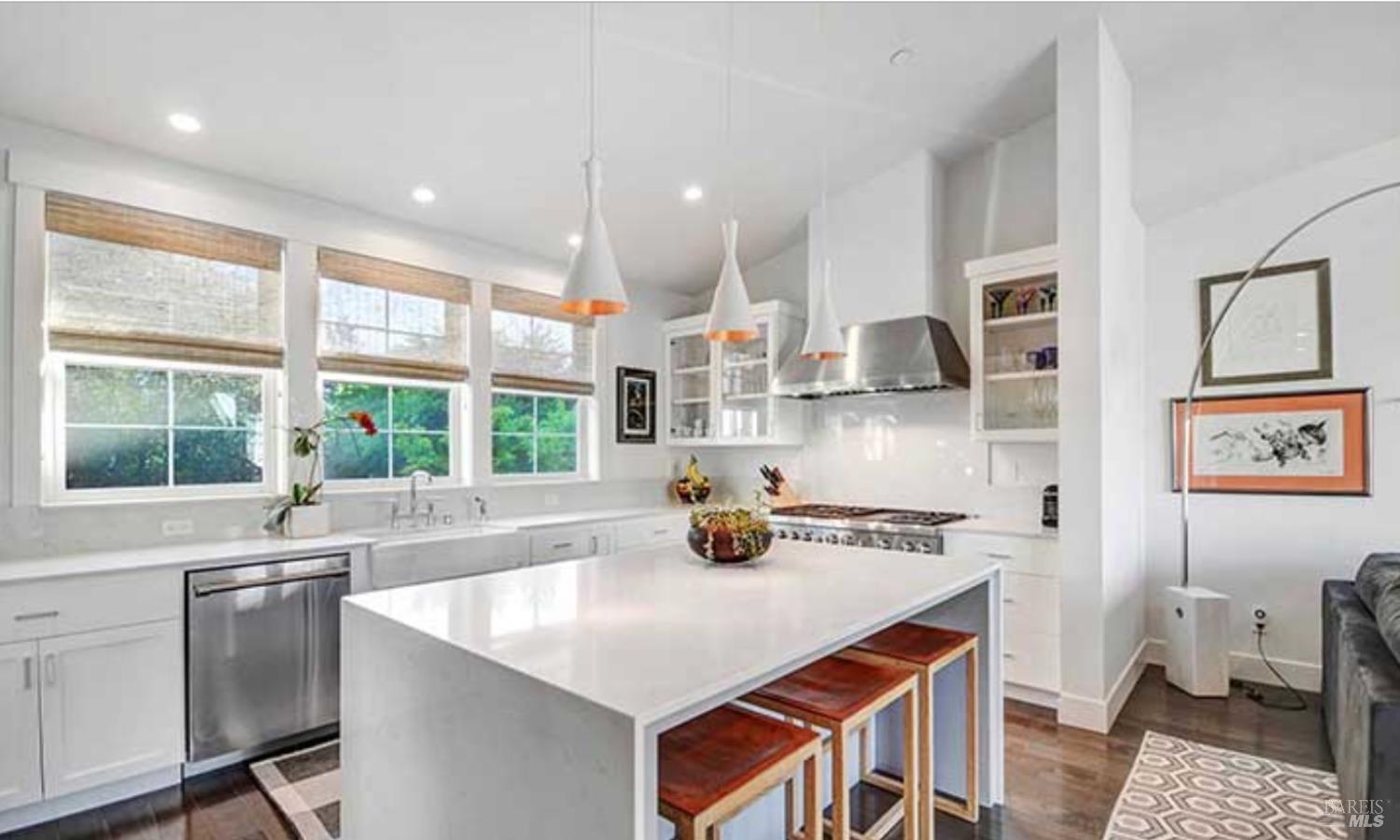 Detail Gallery Image 16 of 41 For 230 Newcomb St, Sonoma,  CA 95476 - 3 Beds | 3 Baths