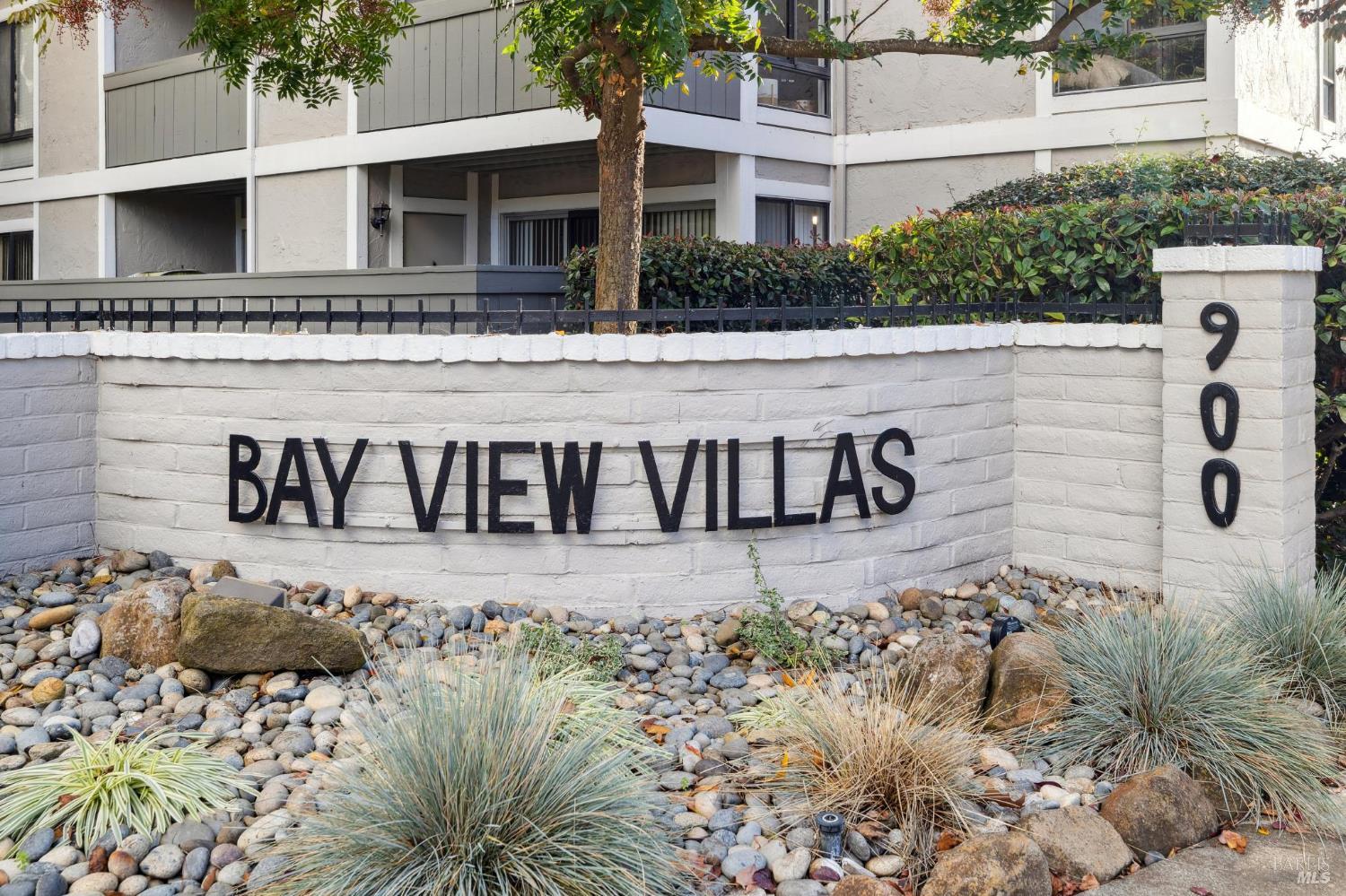 Detail Gallery Image 3 of 34 For 900 Southampton Rd #2,  Benicia,  CA 94510 - 1 Beds | 1 Baths