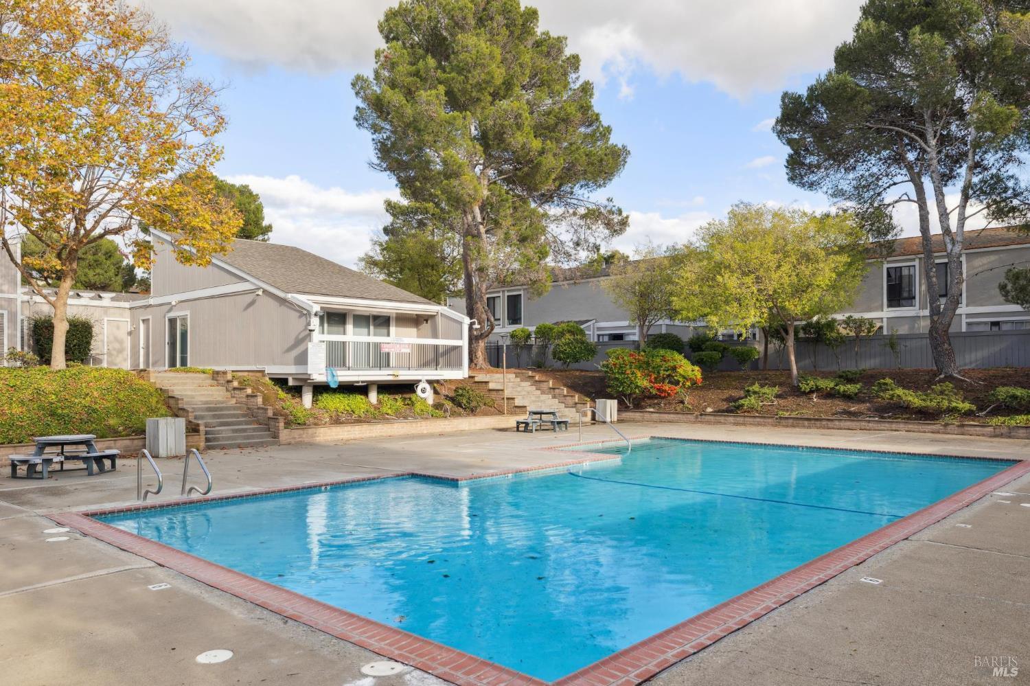 Detail Gallery Image 33 of 34 For 900 Southampton Rd #2,  Benicia,  CA 94510 - 1 Beds | 1 Baths