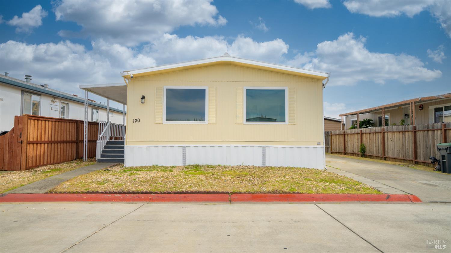 Detail Gallery Image 3 of 35 For 120 Century Ct Ct, Fairfield,  CA 94533 - 2 Beds | 2 Baths