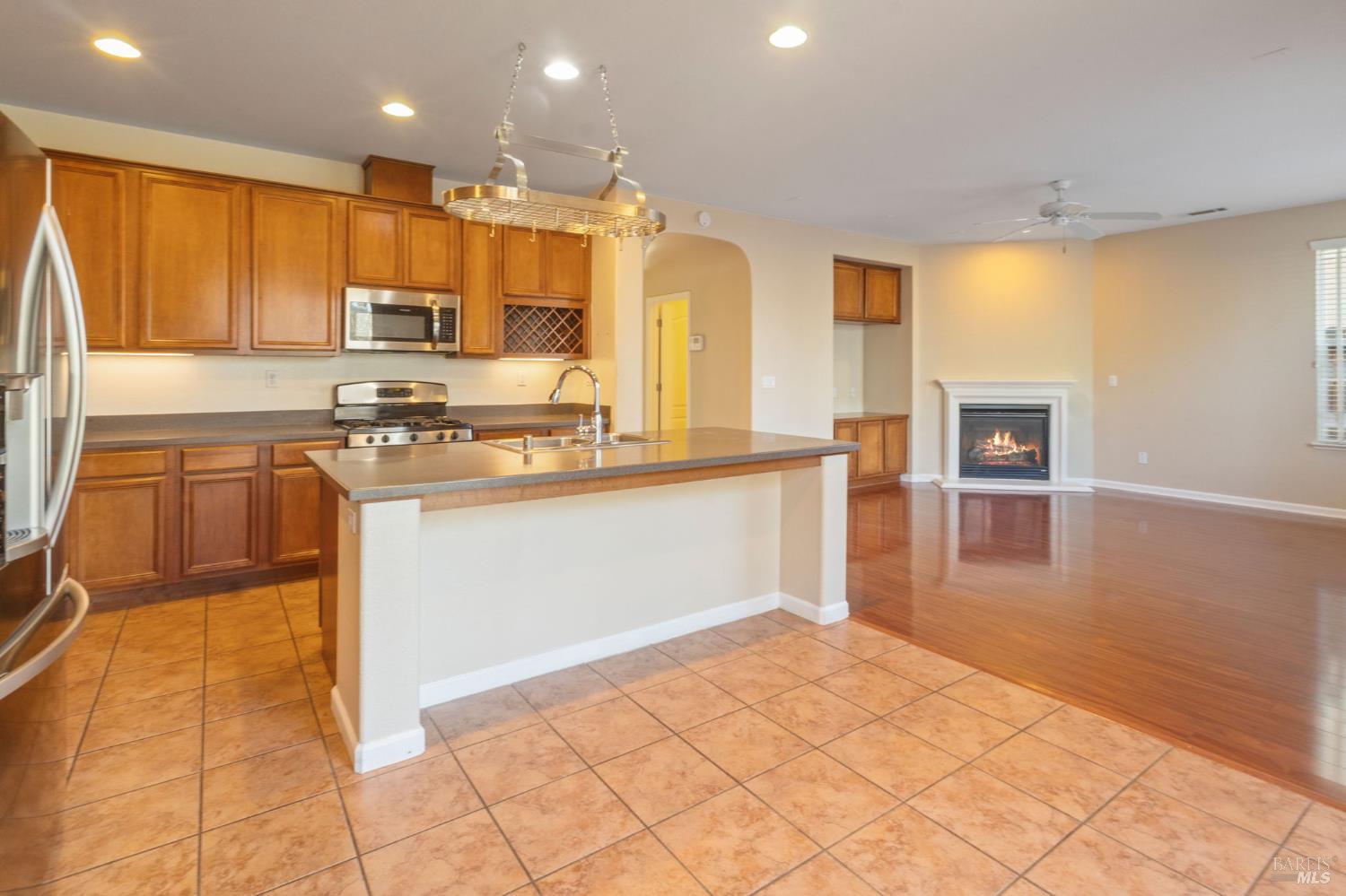 Detail Gallery Image 17 of 48 For 5018 Brown Ln, Fairfield,  CA 94533 - 3 Beds | 2/1 Baths